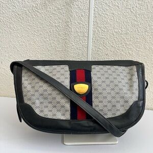 Gucci vintage shoulder bag